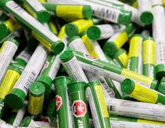 Découvrez les préroulés Thumbs Up de Weed Me